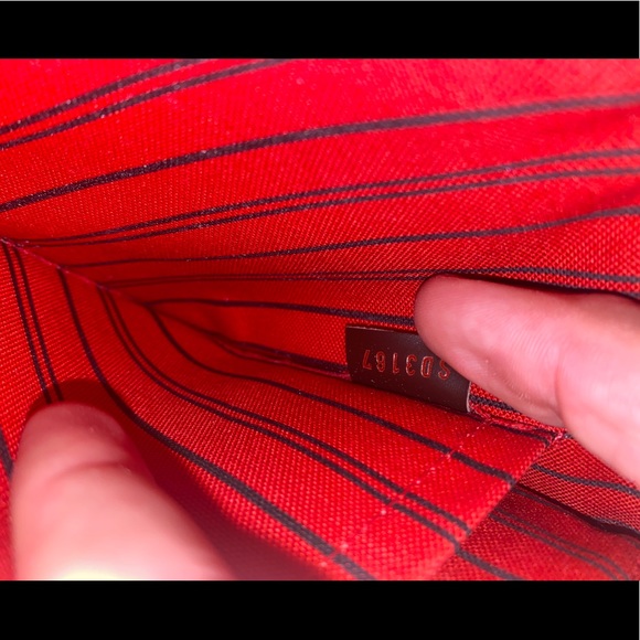 Louis Vuitton Neverfull Pochette MM - Picture 4 of 11